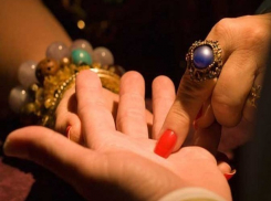 Пронырливая жительница Ростовской области магическим способом обвела «вокруг пальца» восьмерых дончан 