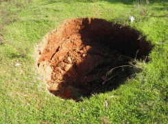 В Ростовской области трое человек задохнулись в выгребной яме