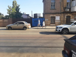 Девушка за рулем Mercedes сбила 8-летнюю девочку в центре Ростова