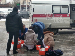 Закурил перед смертью: в Ростове на улице внезапно умер мужчина