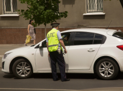 Двое ростовчан пострадали в утреннем ДТП с иномаркой