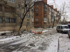 В пострадавшей от взрыва газа ростовской многоэтажке начали восстанавливать окна и двери