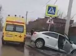 Водитель и женщина пострадали в столкновении иномарок под Ростовом