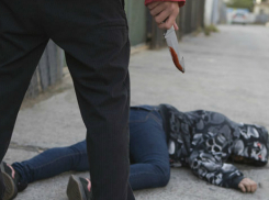 Трое парней зарезали своего 20-летнего знакомого из-за «жирной» банковской карты под Ростовом 