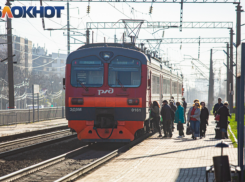 Пять поездов через Ростов задержались из-за закрытия Крымского моста