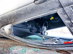 Девушка за рулем иномарки экстремально перевернулась на трассе под Ростовом