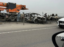 Пострадавший в ДТП с бензовозом под Ростовом находится в тяжёлом состоянии