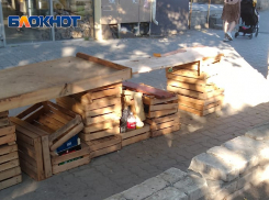 Ростовчанка жалуется на горы мусора и беспорядок около рынка