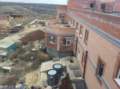 В Ростовской области подрядчиков хотят включать в реестр недобросовестных за срыв сроков сдачи соцобъектов