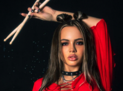 Подтвердились слухи о романе звезд TikTok Вали Карнавал и Саши Стоуна