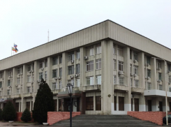 В Новочеркасске из-за угроз терактов ограничили вход в здание администрации