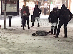 Студент сорвался с крыши в центре донской столицы