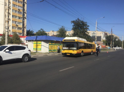 Ростовчанина переехал автобус, из которого он упал