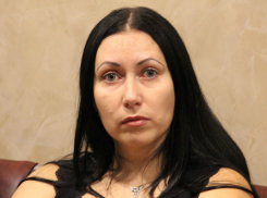 Особняк и спорткар вернули жене главаря кровавой кущевской банды в Ростове