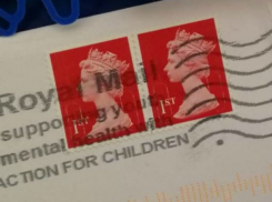 Лизнуть английскую королеву: марки с «сюрпризом» получил из Великобритании ростовский «нумизмат»