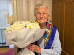 Жительница Новочеркасска отметила 100-летний юбилей