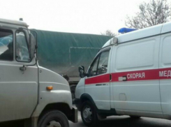 Скорая помощь с пациенткой в предынсультном состоянии попала в ДТП в Ростове