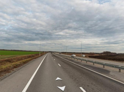 На трассе у аэропорта Платов под Ростовом разбился 48-летний мотоциклист