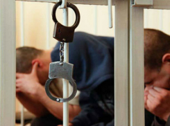 Двое оперативников уголовного розыска в Ростове осуждены за мошенничество