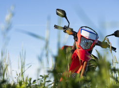 В Ростовской области на трассе насмерть разбился мотоциклист