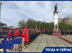 Тогда и сейчас: история ЮВО – от красноармейца до «вежливого человека», изображена на памятнике в Ростове