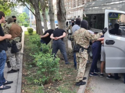 В Ростове задержали членов ОПГ за вымогательство 50 миллионов рублей у предпринимателя