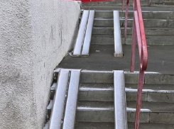 Обращение ростовского инвалида к чиновникам помогло сделать пандус удобным 