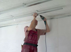 Драгоценности и электроинструменты похитил мужчина-ремонтник из домов Ростовской области