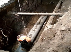 Водоканал отчитался о ремонте коллектора, в который провалился автомобиль