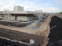 В инфекционную больницу под Ростовом начали завозить оборудование