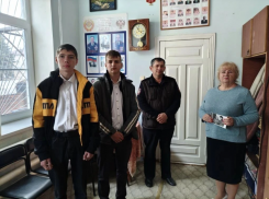 Подростков из Семикаракорского района наградили за помощь в поисках пропавшей девочки