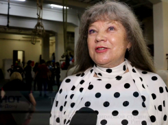 72-летняя циркачка из Ростова учит малышей акробатике 