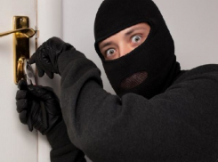 Четыре раза «манили и дразнили» закрытые офисные конторы 34-летнего жителя Ростова