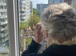 В Ростове-на-Дону ветерана войны поздравили с Днем Победы при помощи автовышки