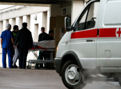 Один человек погиб и еще восемь получили травмы в страшном лобовом ДТП в Ростовской области