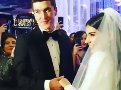 Нападающий «Ростова» Элдор Шомуродов женился на любимой девушке