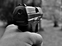 В Таганроге студенты вуза устроили стрельбу по автомобилям и прохожим