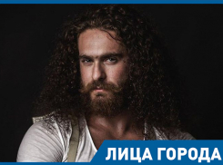 Мистер Россия-2016 Михаил Трубачев разочаровался в КПРФ и считает, что возраст в женщине не главное 