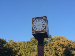 Легендарные часы вновь заработали в Покровском сквере Ростова