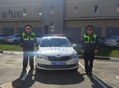 Сотрудники ГИБДД помогли молодой маме вовремя приехать в роддом в Ростове