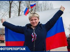 Балалайки, танцы и уха: показываем, как встретили «Крымскую весну» в Ростове