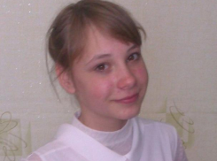 Стройная 14-летняя девушка с очаровательной улыбкой исчезла в Ростовской области 