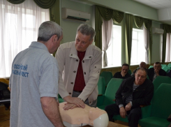 Ветераны ГИБДД посоревновались в оказании медицинской помощи 