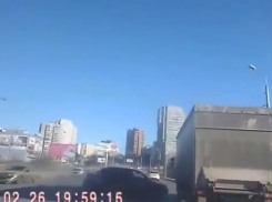 Один из участников тройного ДТП на Королева выложил в сеть видео, снятое в момент столкновения