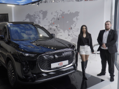 Просторно, комфортно, стильно: обзор на новый кроссовер TENET T8