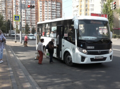 В Ростове два автобуса сняли с маршрута за нарушение масочного режима