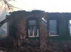 Страшные руины выгоревшего квартала в центре Ростова сняли на видео