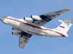 Спецбортом МЧС более 10 детей из Ростова отправили в Москву на лечение