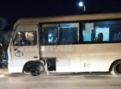 Оторвавшееся колесо у маршрутки в Ростове чудом не привело к трагедии 