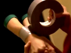 Замотали скотчем и ограбили на 300 тысяч пару ростовских пенсионеров в новогоднюю ночь